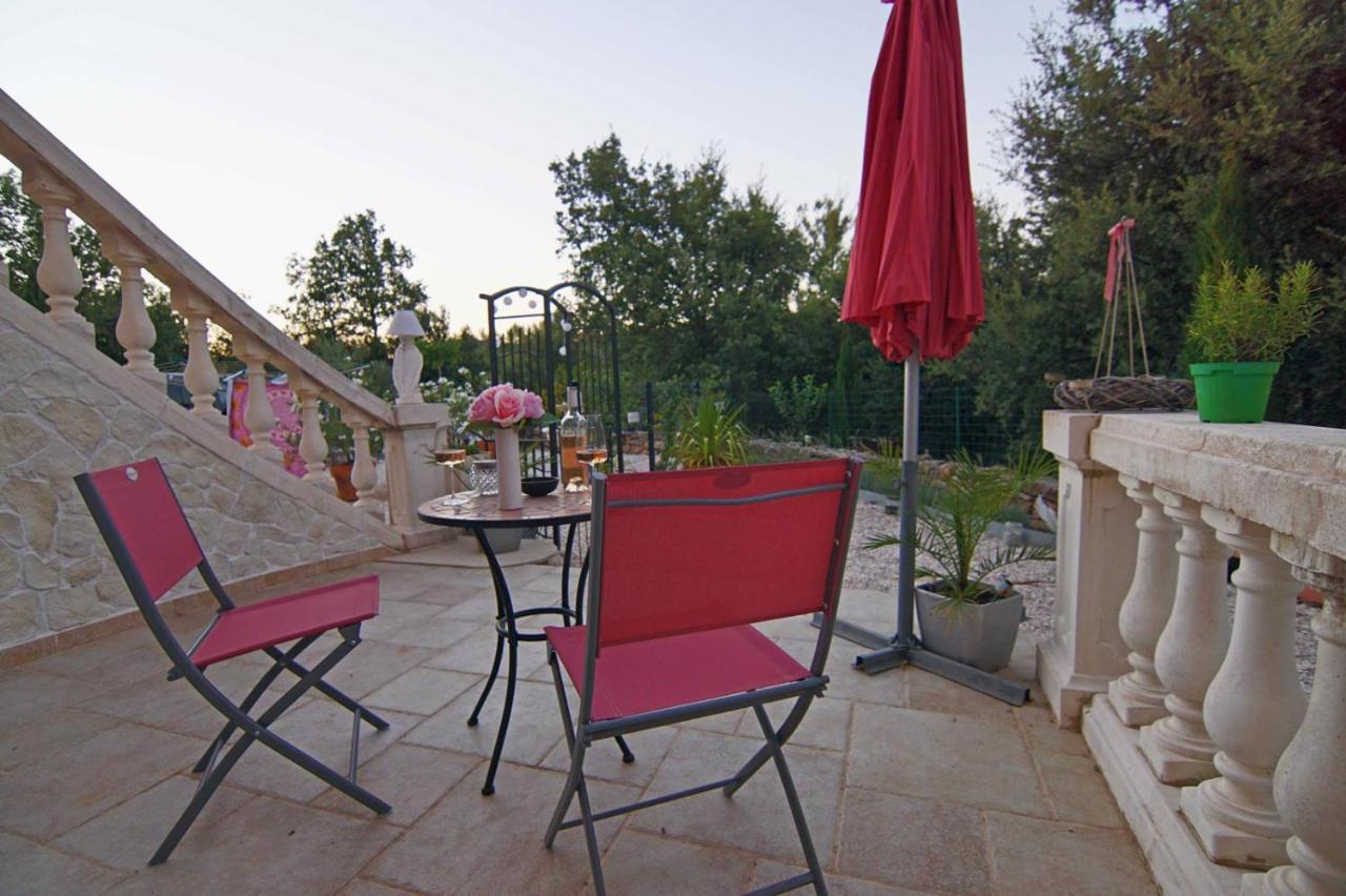Chez Amali - Stielvolle Ferienwohnung In Der Provence Mit Terrasse Brignoles Luaran gambar