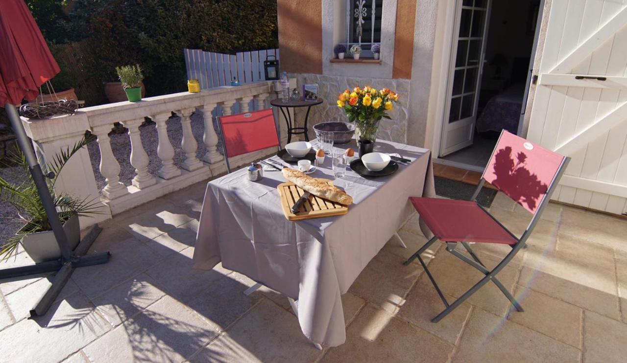 Chez Amali - Stielvolle Ferienwohnung In Der Provence Mit Terrasse Brignoles Luaran gambar