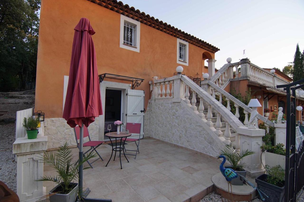 Chez Amali - Stielvolle Ferienwohnung In Der Provence Mit Terrasse Brignoles Luaran gambar