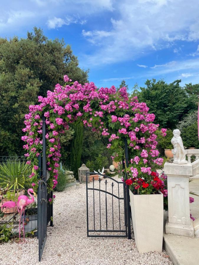 Chez Amali - Stielvolle Ferienwohnung In Der Provence Mit Terrasse Brignoles Luaran gambar